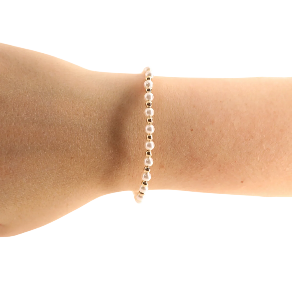 Luci Pearl Bracelet in Gold - Beaded Blondes