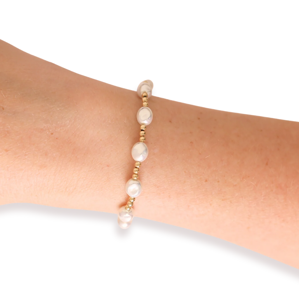 Bri Pearl Bracelet in Gold - Beaded Blondes