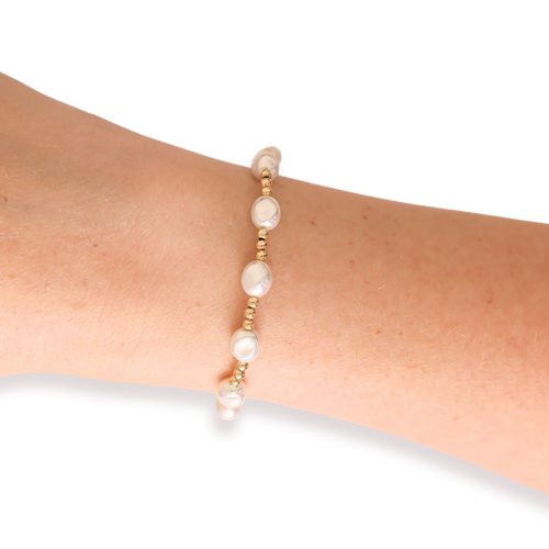 Bri Pearl Bracelet in Gold - Beaded Blondes